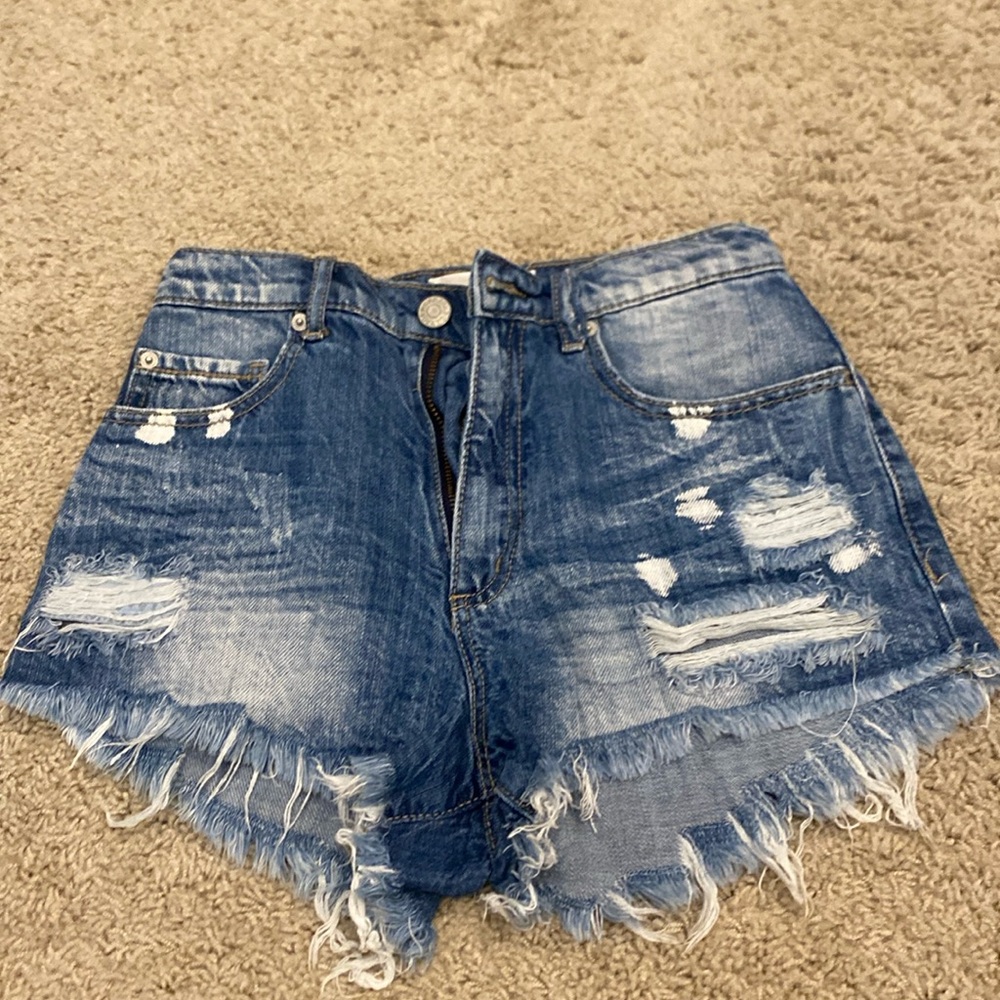 Women’s Garage Distressed Jean Shorts - size 0